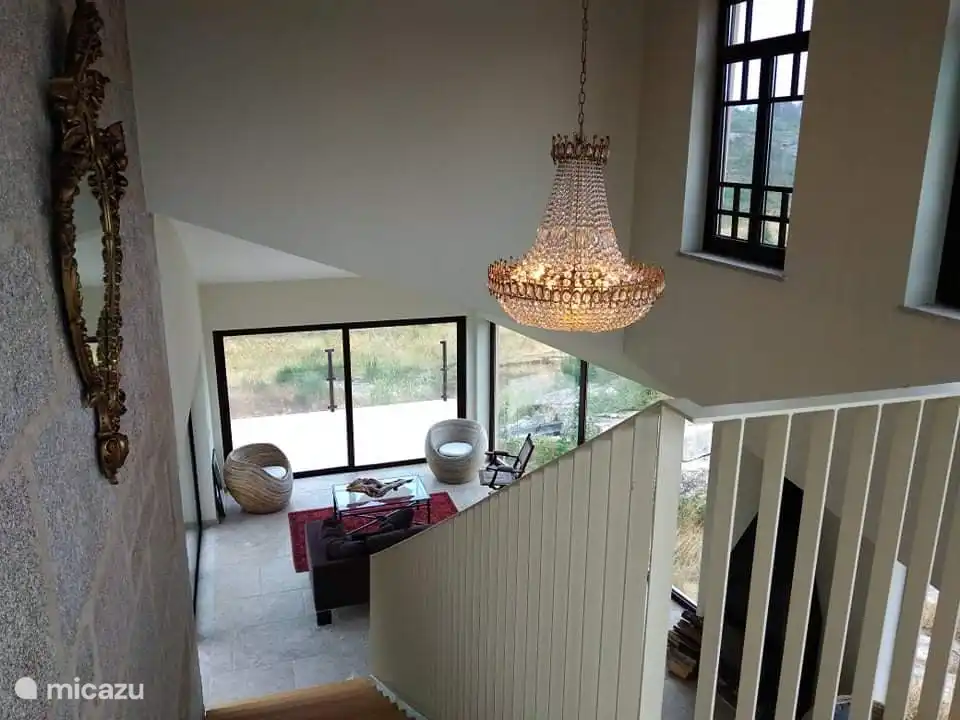 Blick vom ersten Stock in den Wintergarten