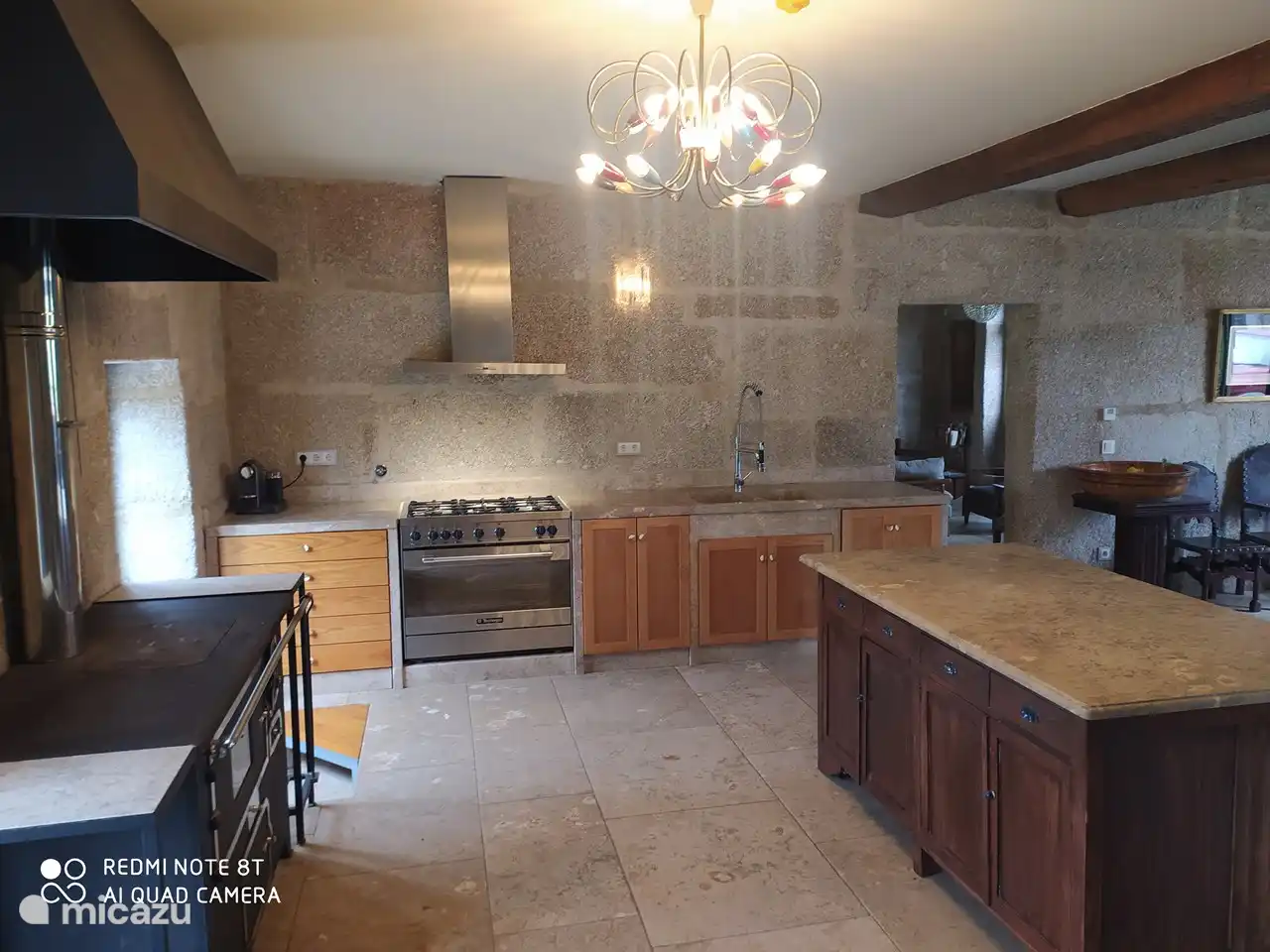 Küche mit Fünfbrenner (Gas) und Backofen (Gas) Grill (elektrisch)