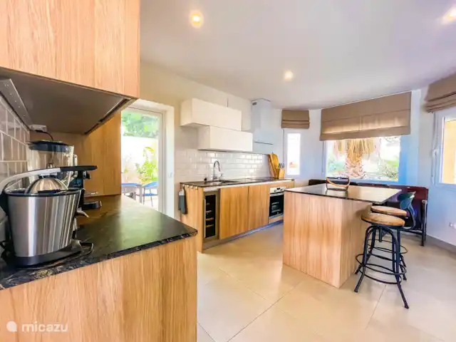 Location de Vacances Espagne, Costa Blanca, Teulada, villa - Villa Plaza Esmeralda Vue vers la cuisine