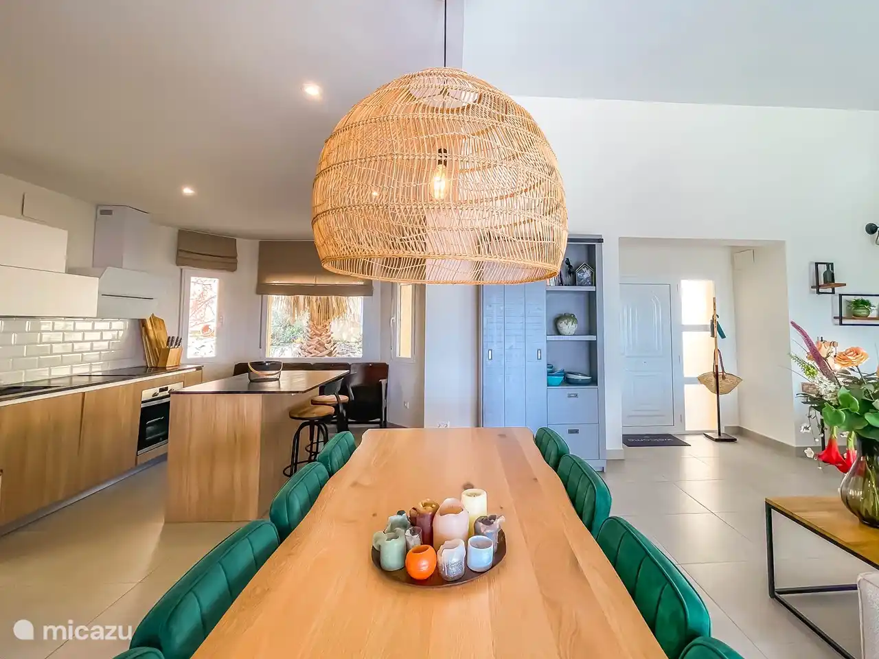 Grande table à manger pour 8 personnes