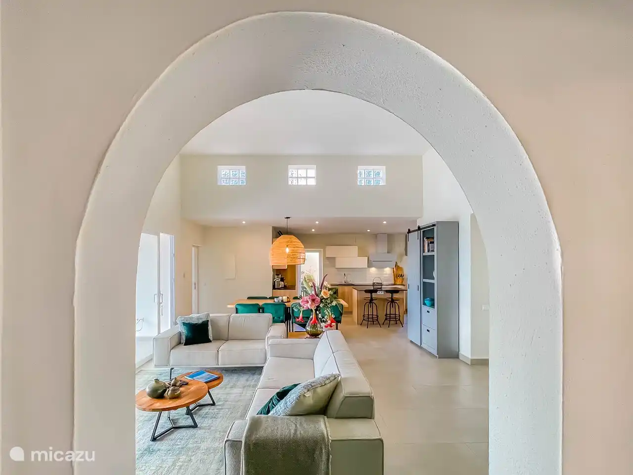 Vue depuis le couloir de la chambre