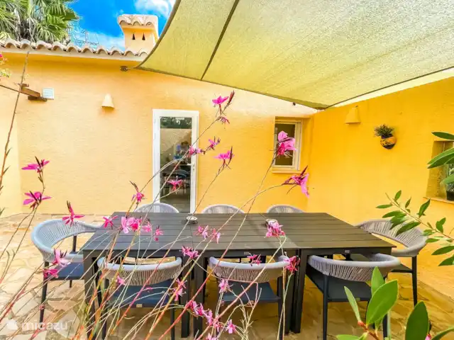Location de Vacances Espagne, Costa Blanca, Teulada, villa - Villa Plaza Esmeralda Salle à manger extérieure (à côté de la cuisine)