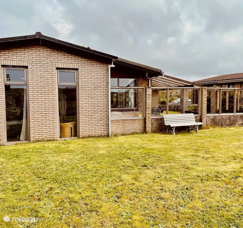 Beach Bungalow Lothar