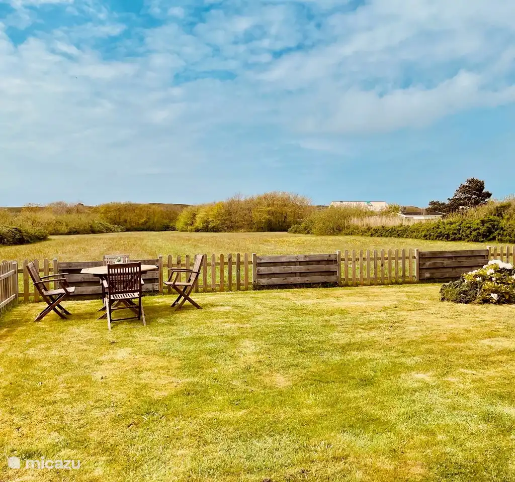 Beach Bungalow Lothar