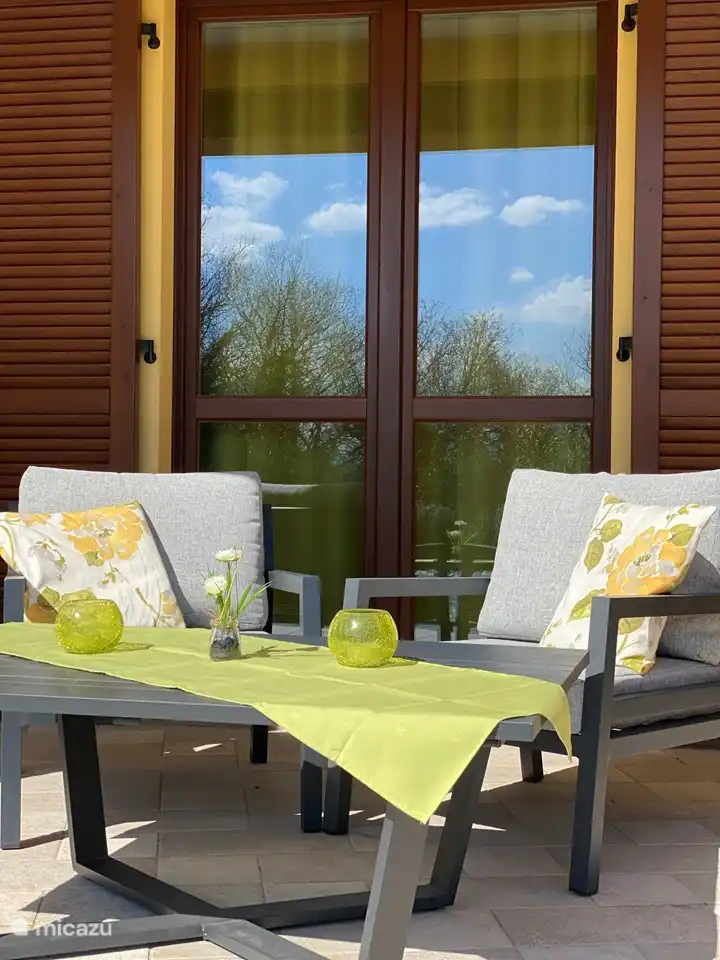 South terrace with lounge