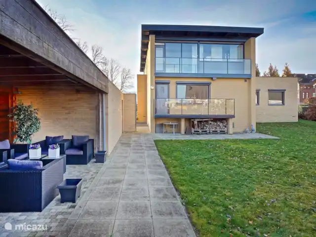 Villa Geuldal | Pays-Bas, Limbourg, Vijlen - villa Terrasse couverte avec éclairage et vue sur le jardin