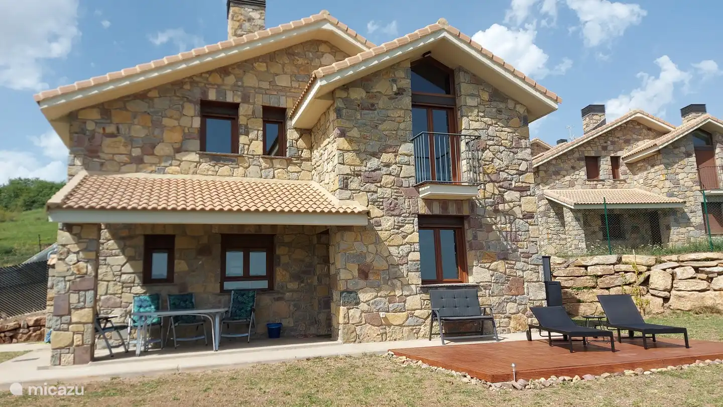 holiday house in Aragon, Spain – La Cabra Trepadora