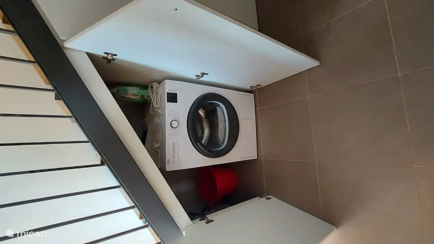 Dryer for the laundry when it's too humid outside