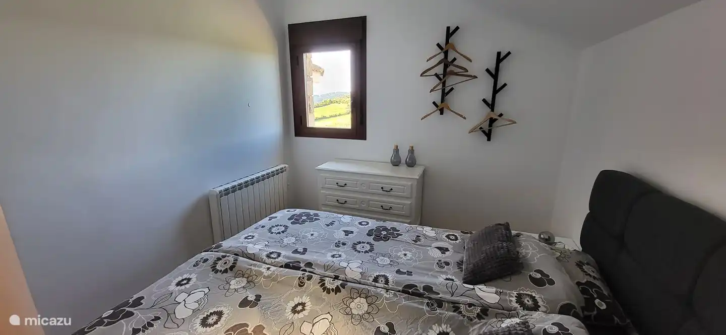 bedroom 2 bed 160 x 200