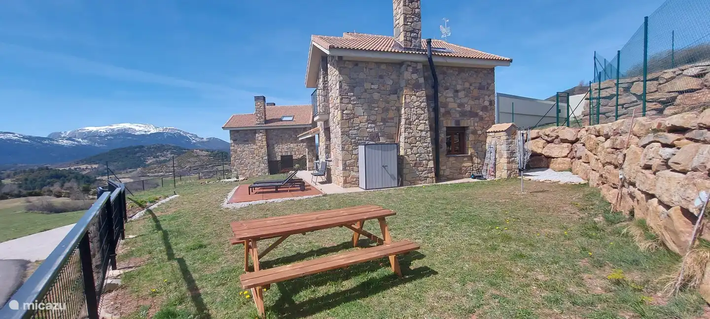 6 person picnic table