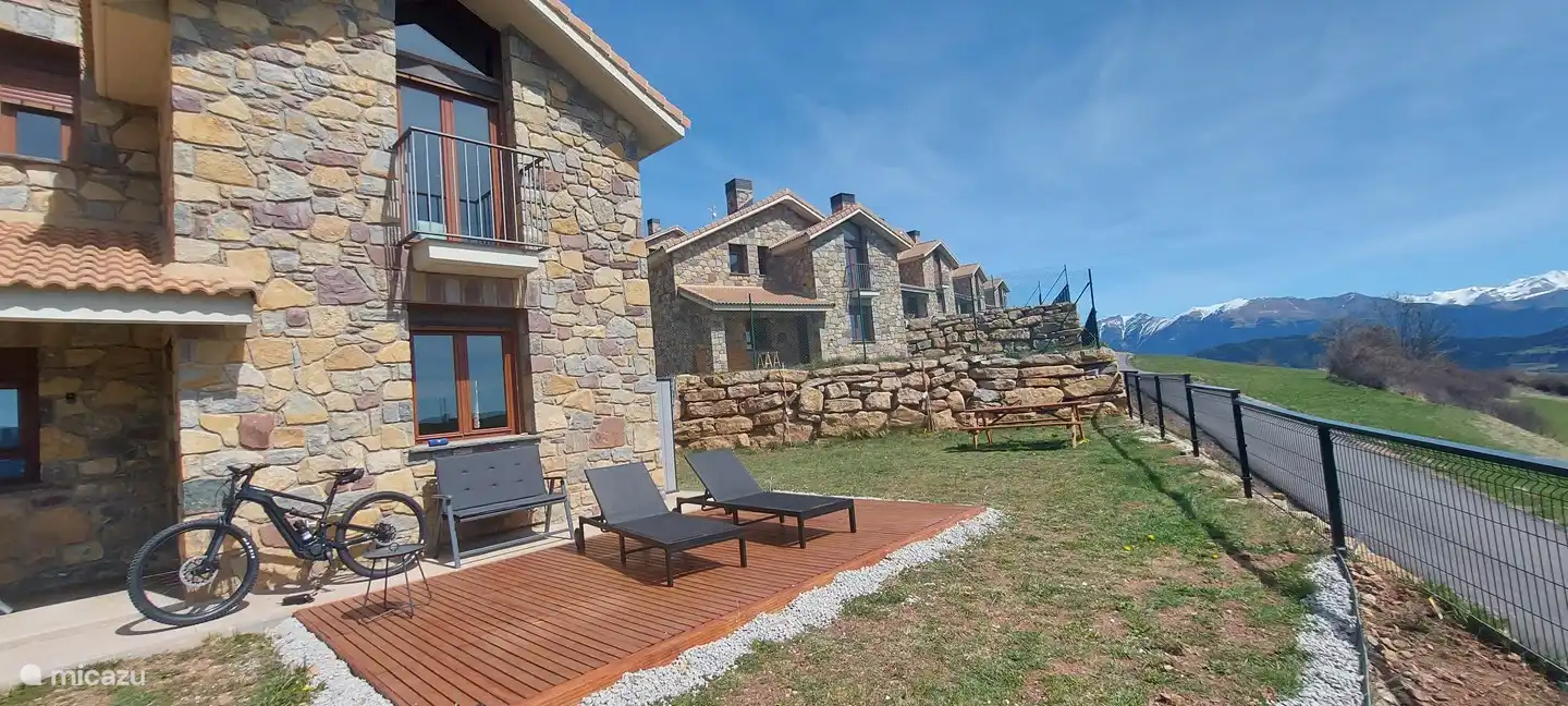 view of other houses: the communidad consists of 10 houses.