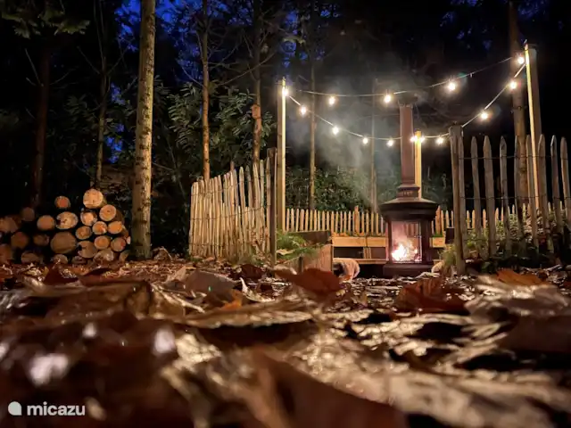 Wildlodge huren in Nederland, Gelderland, Emst (Epe) - vakantiehuis Lekker opwarmen bij de tuinhaard, bij de vuurzitkuil
