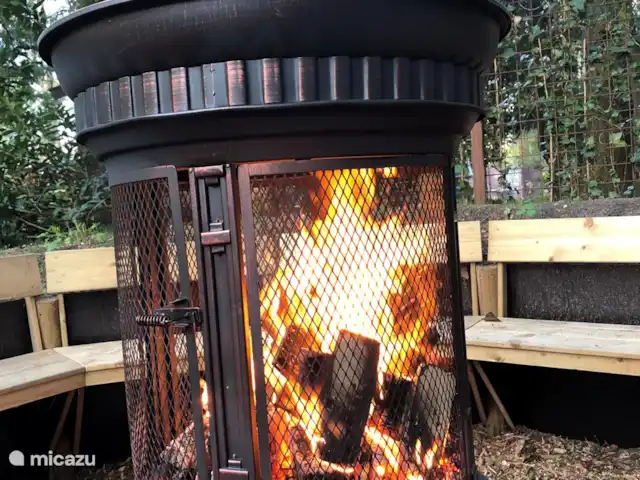 Wildlodge huren in Nederland, Gelderland, Emst (Epe) - vakantiehuis Vuurtje stoken en opwarmen!