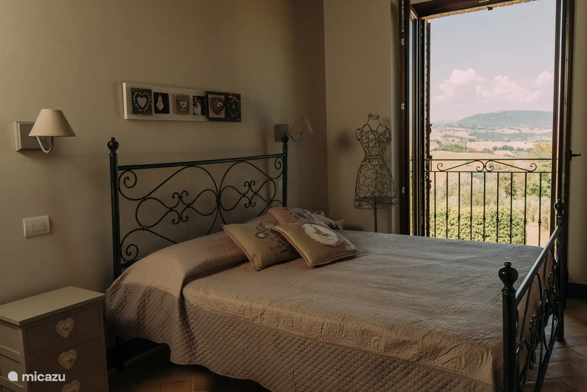 Chambre Oliveto, lit double.
