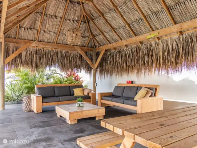 N Joy Residence Curaçao | Curaçao, Banda Ariba (est), Brakkeput Abou - appartement Vous pourrez profiter de l'ombre sous la palapa