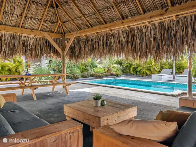 N Joy Residence Curaçao | Curaçao, Banda Ariba (est), Brakkeput Abou - appartement Vous pourrez profiter de l'ombre sous la palapa
