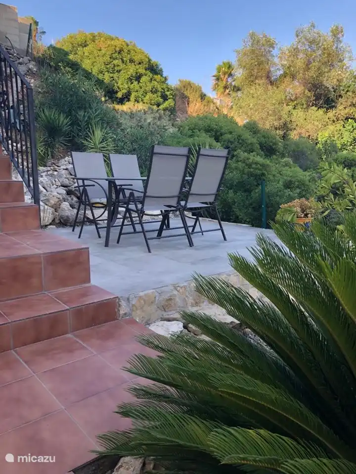 Nice seat with lots of sun 