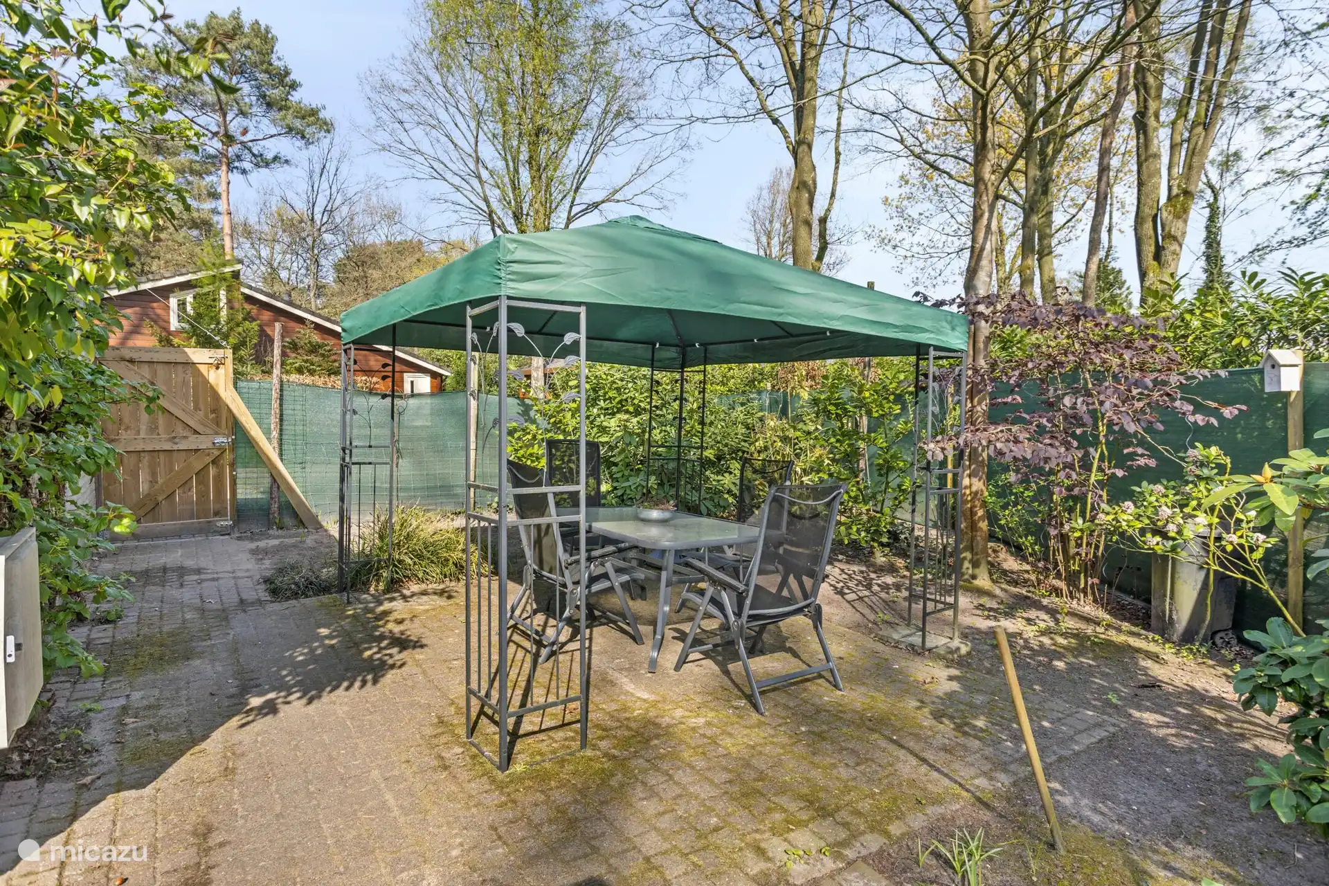 Sitzecke neben der Küche am Gartentor