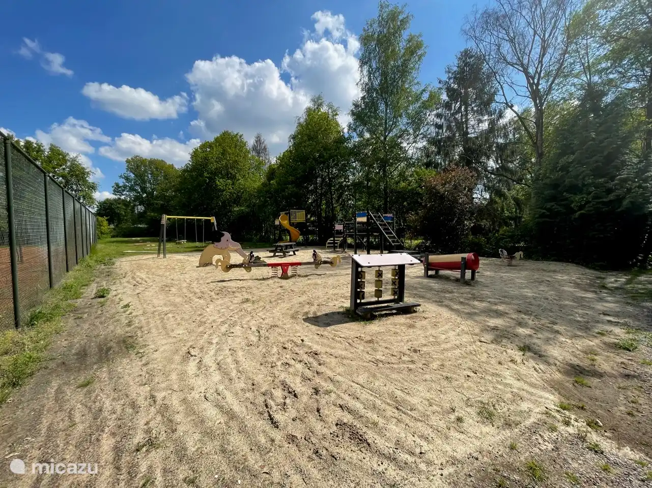 Kinderspielplatz im Park