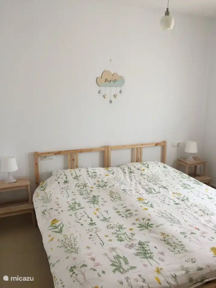 Bedroom 3 with 2 single beds.