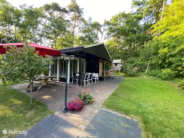 Casa del bosque Twente en Países Bajos, Overijssel, Denekamp - bungaló ¡Mucha vegetación!
