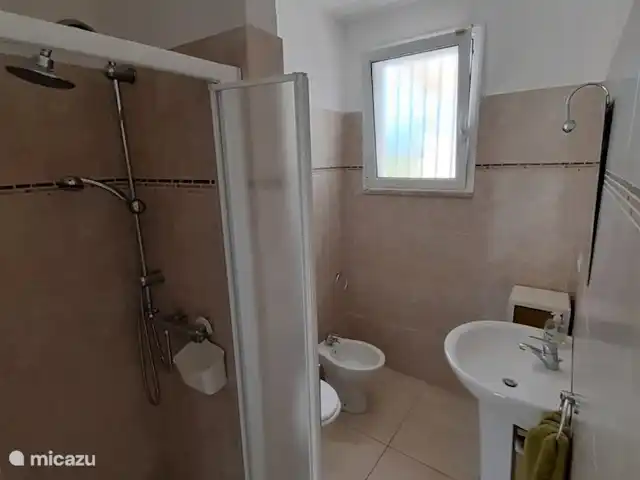 vakantiehuis huren in Italië, Apulië (Puglia), San Vito dei Normanni – Villa Pera - privé zwembad 10x5 m Badkamer met douche, wc en bidet