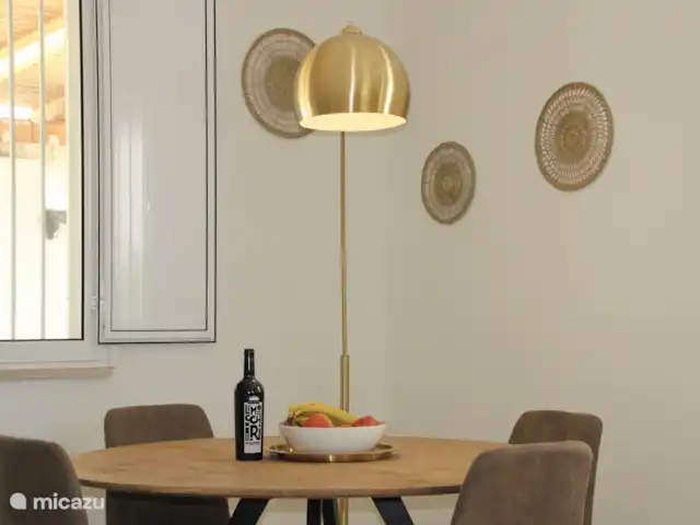 vakantiehuis huren in Italië, Apulië (Puglia), San Vito dei Normanni – Villa Pera - privé zwembad 10x5 m Woonkamer/keuken eetgedeelte