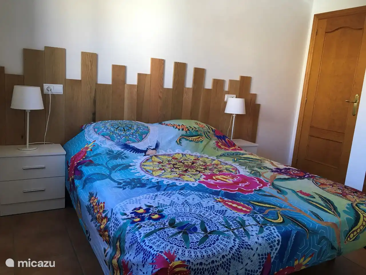 Large double bed (Queen size)