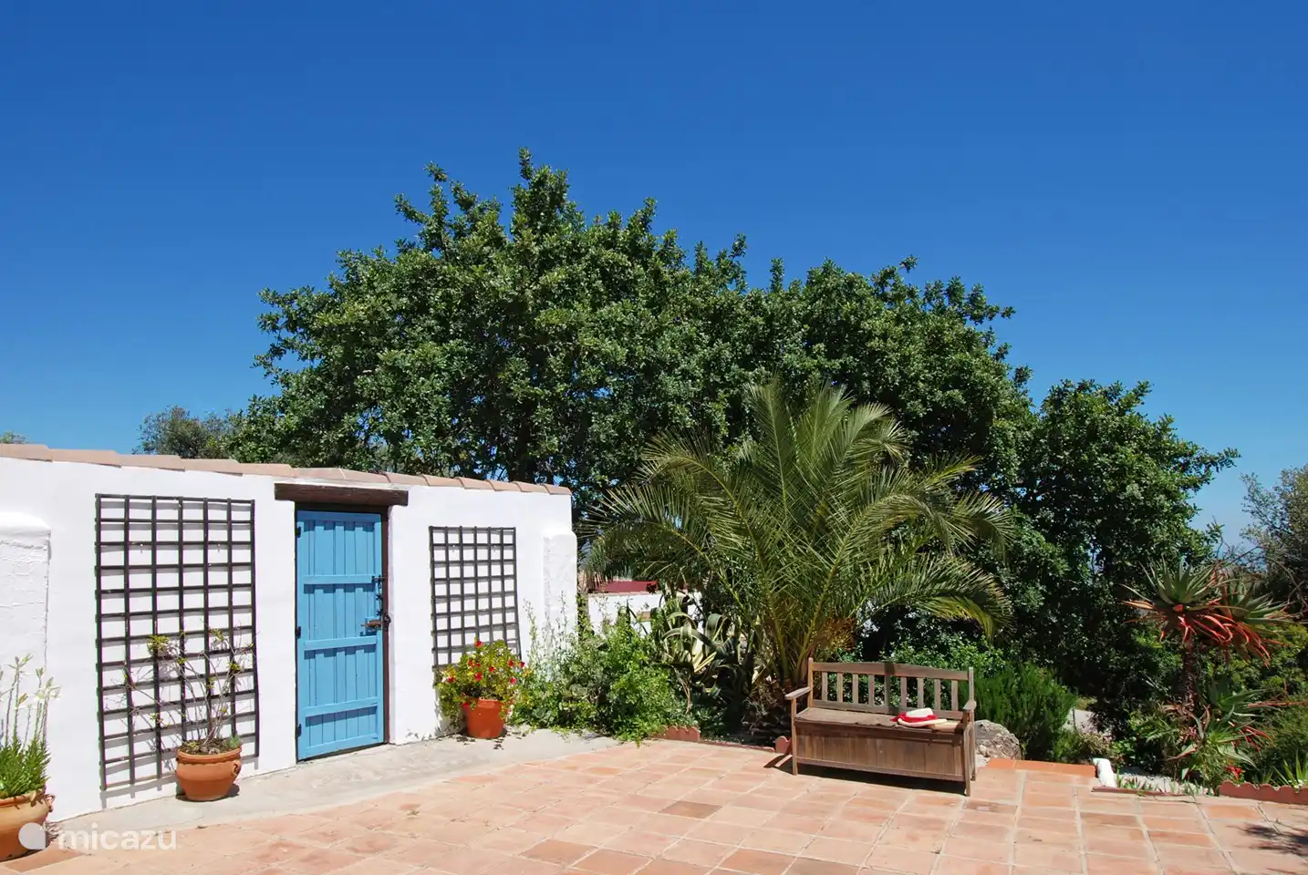 Blauer Himmel, wie Sie ihn nirgendwo anders finden.