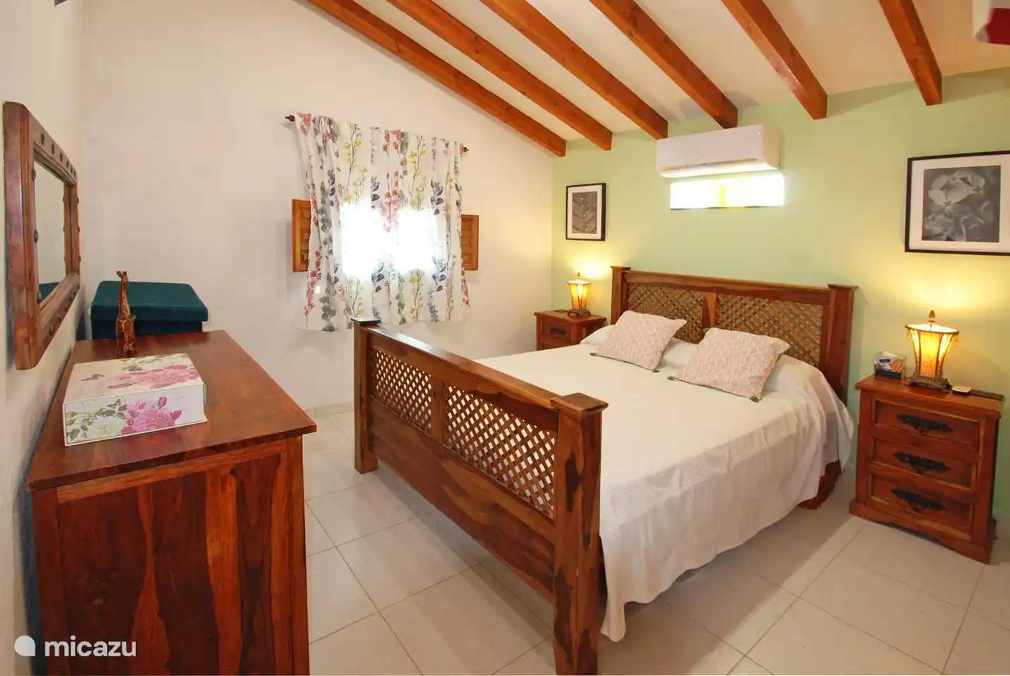 Klimaanlage ist in allen Schlafzimmern vorhanden.