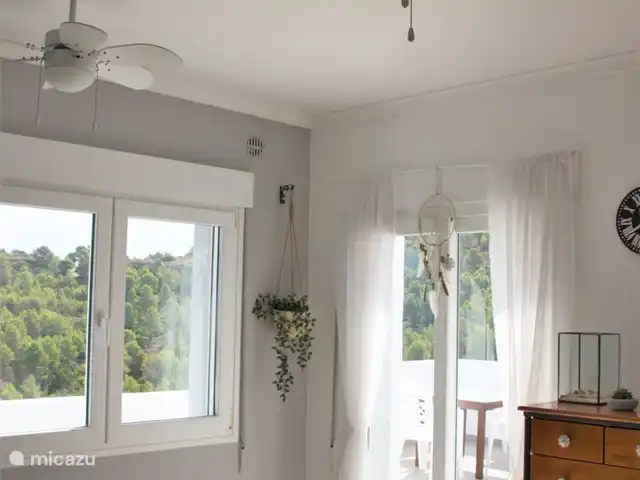 Casa Rena huren in Spanje, Costa Blanca, Orba - villa De slaapkamer op de bovenverdieping heeft via een schuifpui toegang tot het dakterras