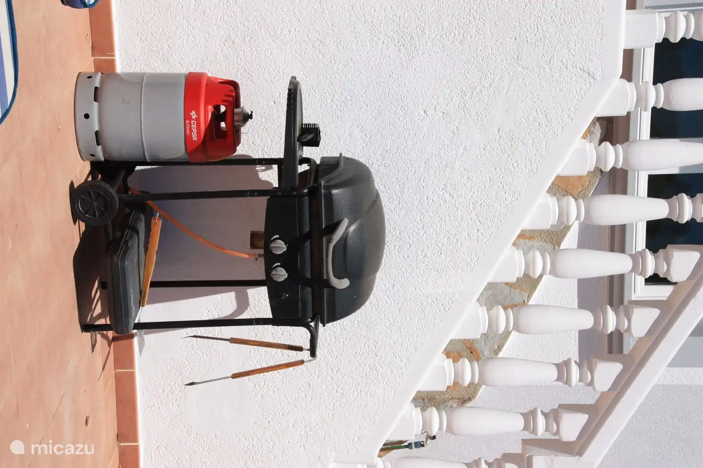 Gasgrill auf der Terrasse