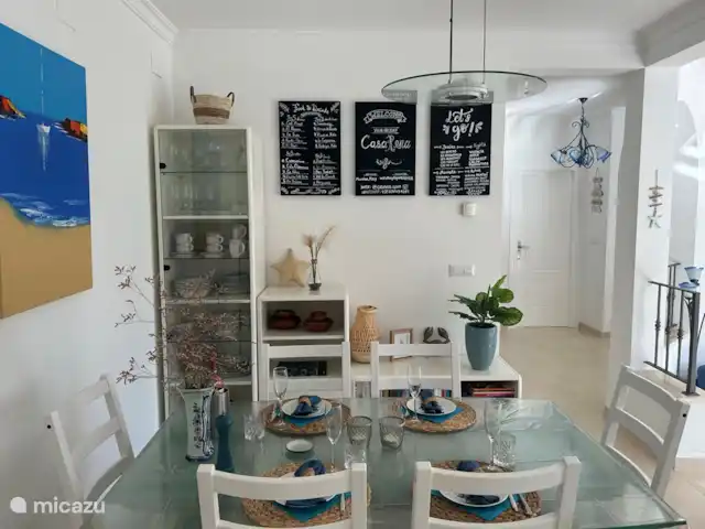 Casa Rena huren in Spanje, Costa Blanca, Orba - villa Eetkamer met uitgebreid servies en krijtborden met tips voor de omgeving