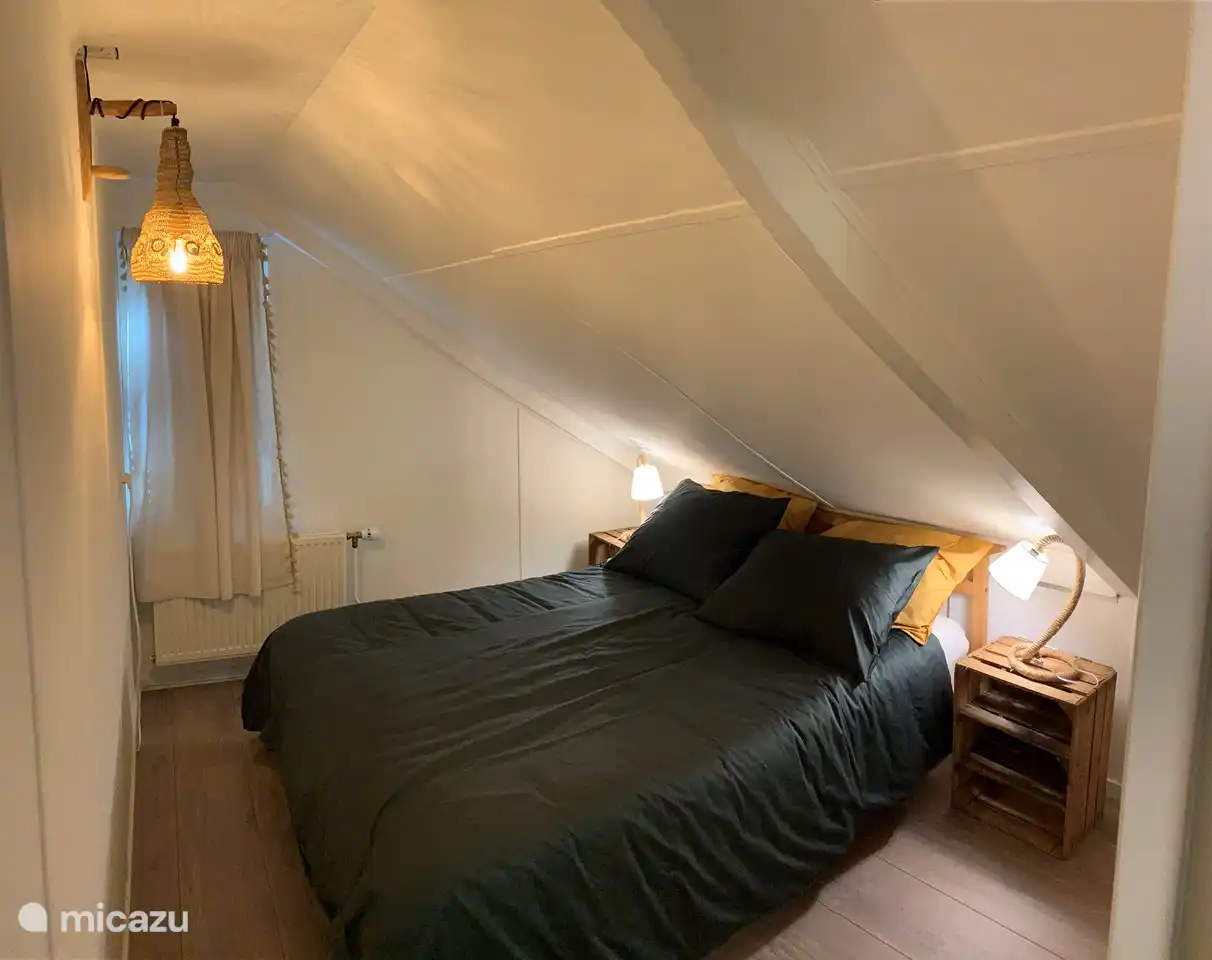 auf der Etage 1x Zimmer mit Doppelbett