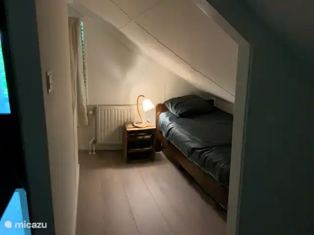 Maison forestière Nunspeet B40 | Pays-Bas, Gueldre, Nunspeet - maison de vacances au premier étage la 4ème chambre dispose également d'un lit simple, cette chambre est située à l'arrière
Un lit bébé peut également être ajouté ici si nécessaire.
Nous avons récemment installé une porte pour que cette pièce bénéficie également d'une bonne intimité.