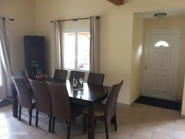 villa huren in Frankrijk, Deux-Sèvres, Les Forges – 32 Le Bois Senis Het eetgedeelte