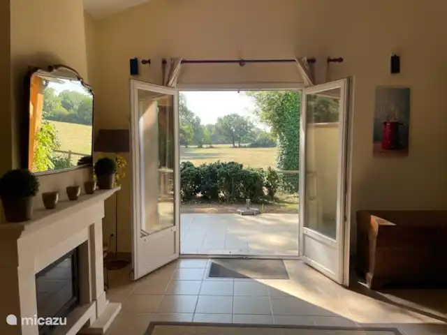 villa huren in Frankrijk, Deux-Sèvres, Les Forges – 32 Le Bois Senis Het uitzicht uit de woonkamer