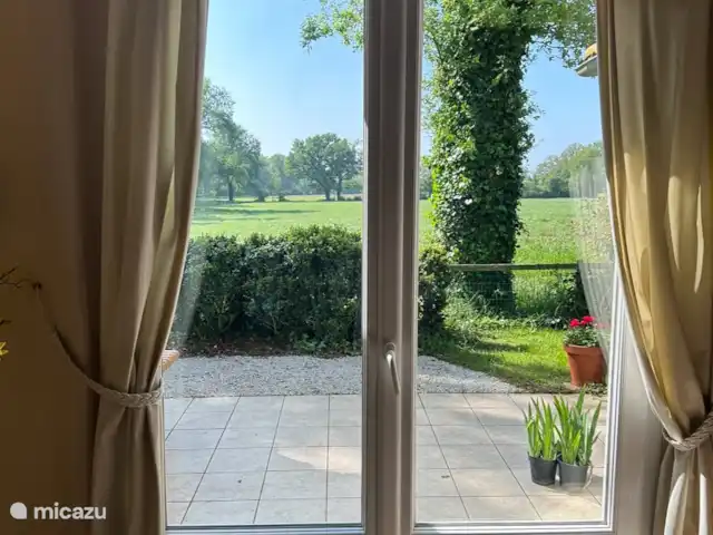 villa huren in Frankrijk, Deux-Sèvres, Les Forges – 32 Le Bois Senis Uitzicht vanuit de woonkamer