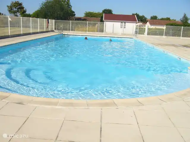 villa huren in Frankrijk, Deux-Sèvres, Les Forges – 32 Le Bois Senis Het gemeenschappelijk zwembad
