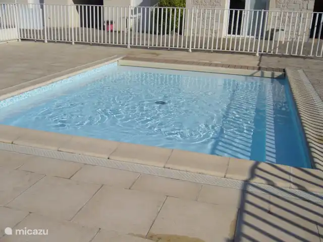 villa huren in Frankrijk, Deux-Sèvres, Les Forges – 32 Le Bois Senis Het gemeenschappelijk zwembad