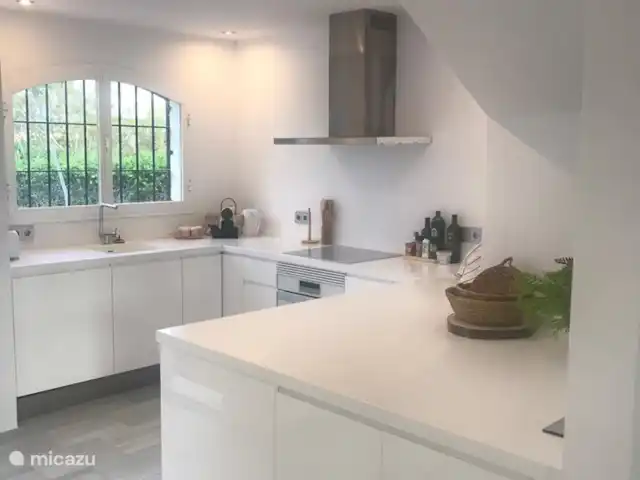 casa vacacional en España, Costa del Sol, Manilva – Altos del Golf - Manilva  La cocina abierta.