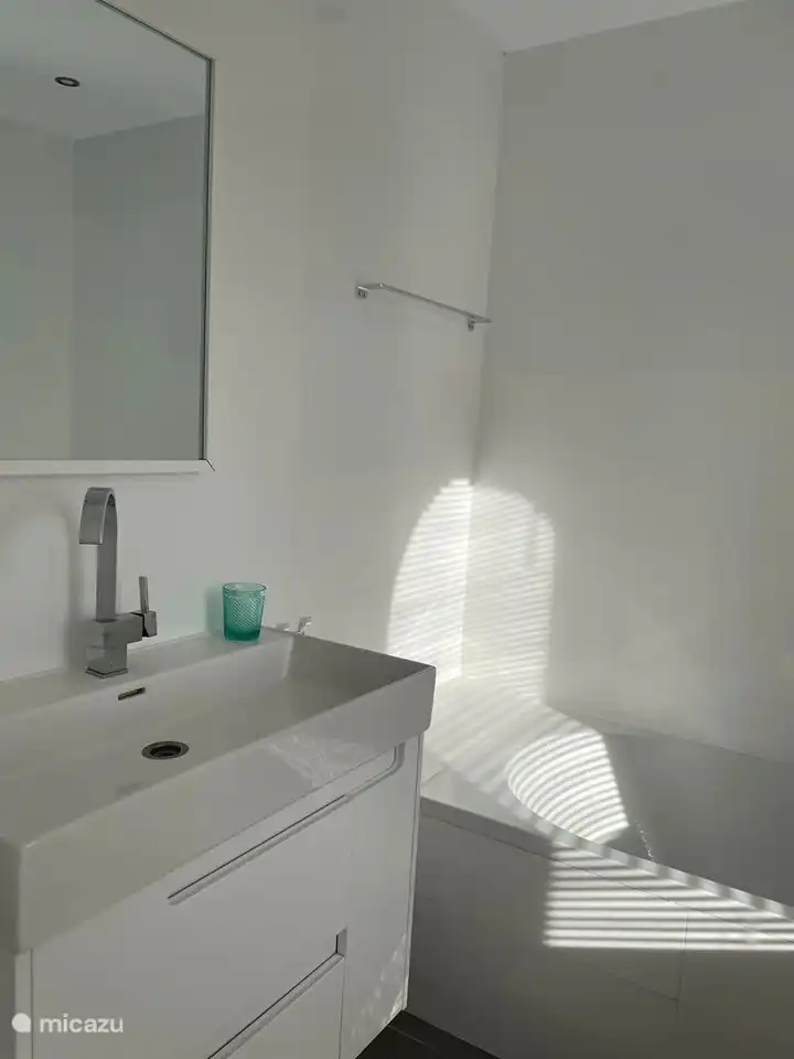 Badezimmer 2. Schlafzimmer.