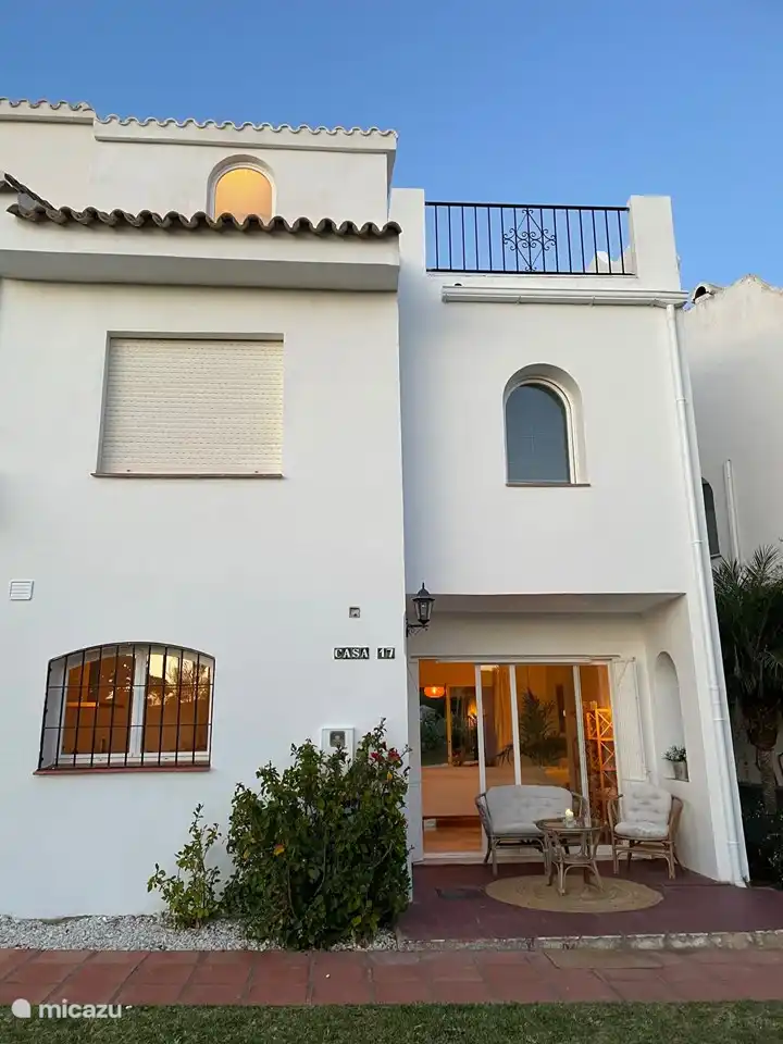 Die Eingangsseite des Hauses