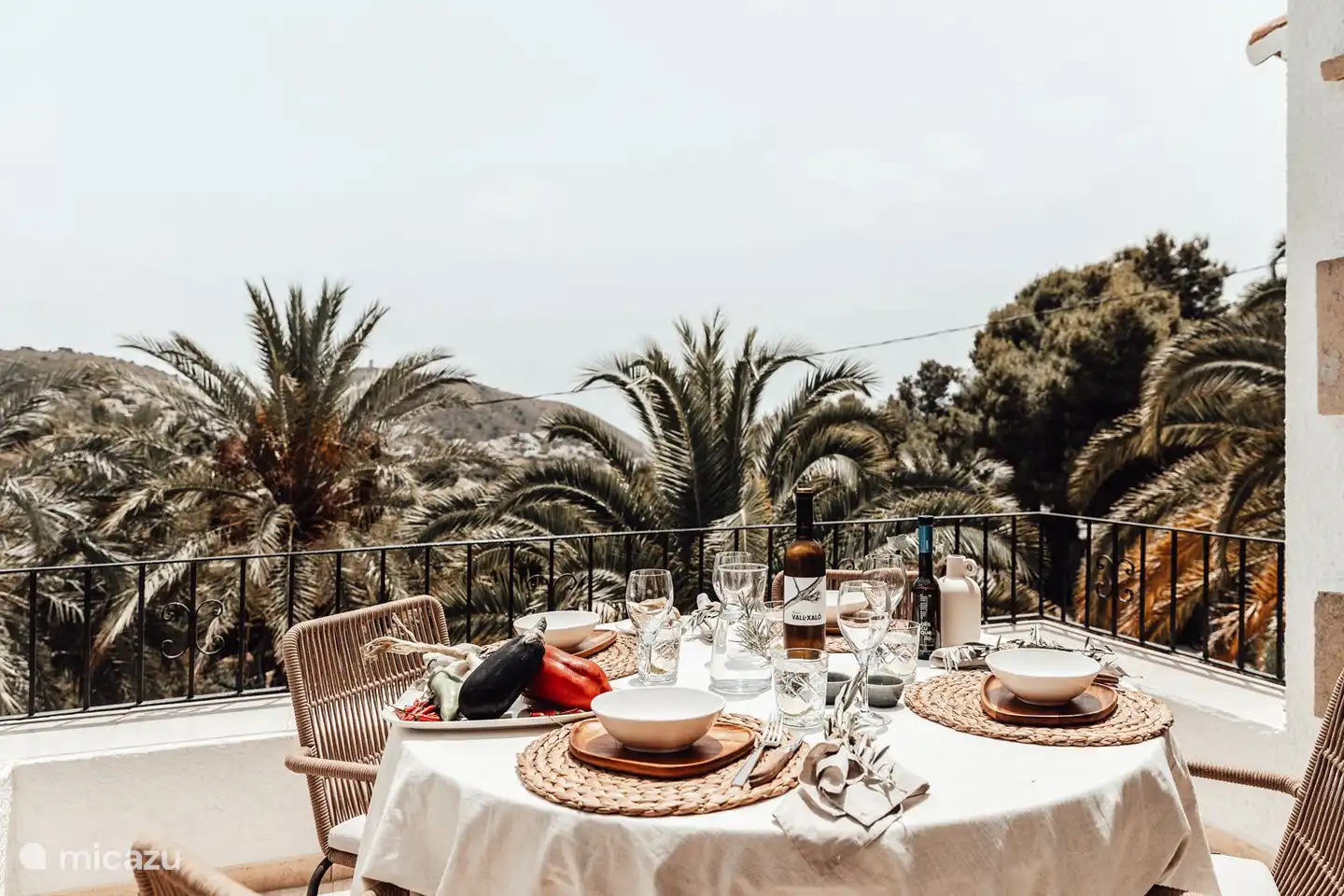 Meerblick von der großzügigen Terrasse.
