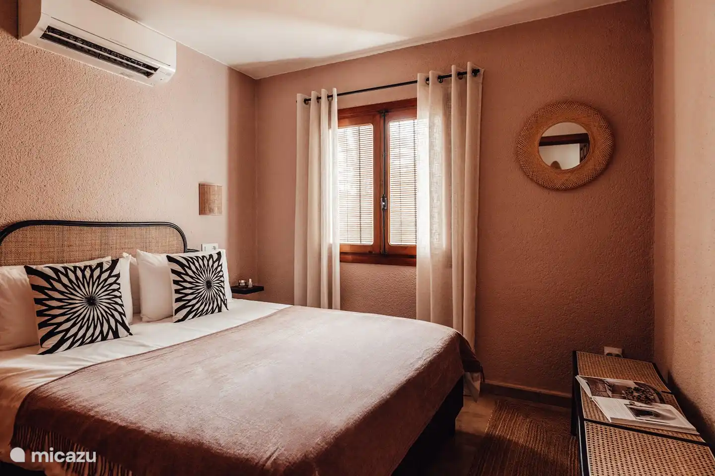 Alle Schlafzimmer sind mit Split-Klimaanlagen zum Kühlen und Heizen ausgestattet