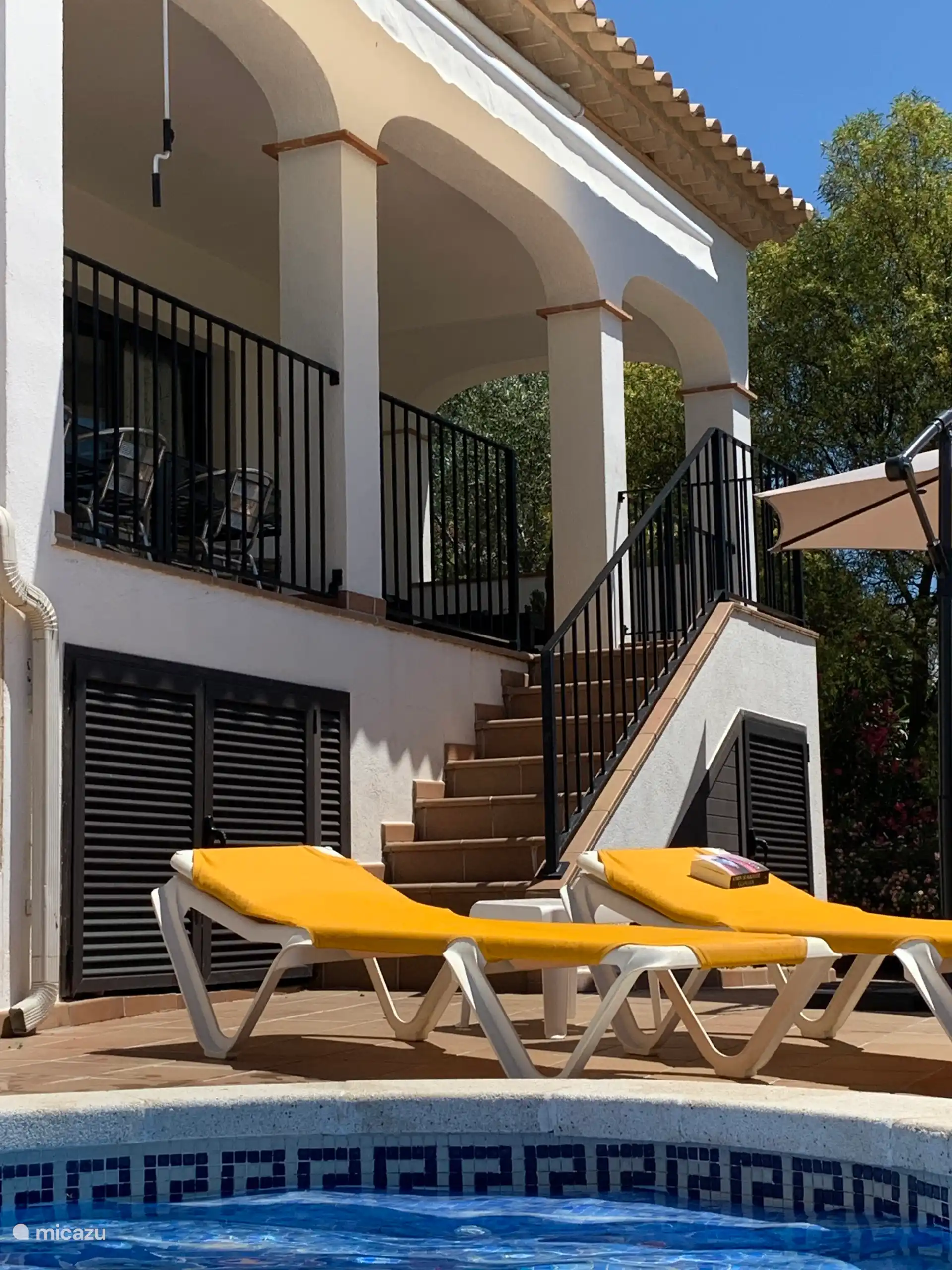 Entspannen Sie sich am Pool