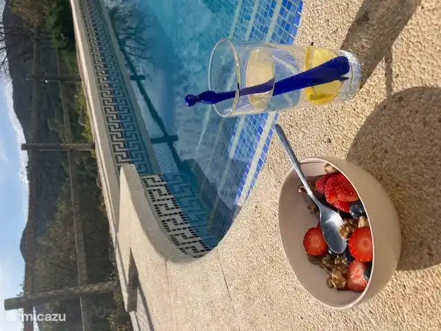 Genießen Sie den Pool