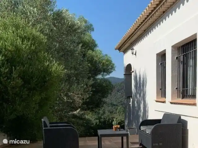 vakantiehuis huren in Spanje, Costa Brava, Calonge – Villa Vista Bonita Terras zijkant woning
