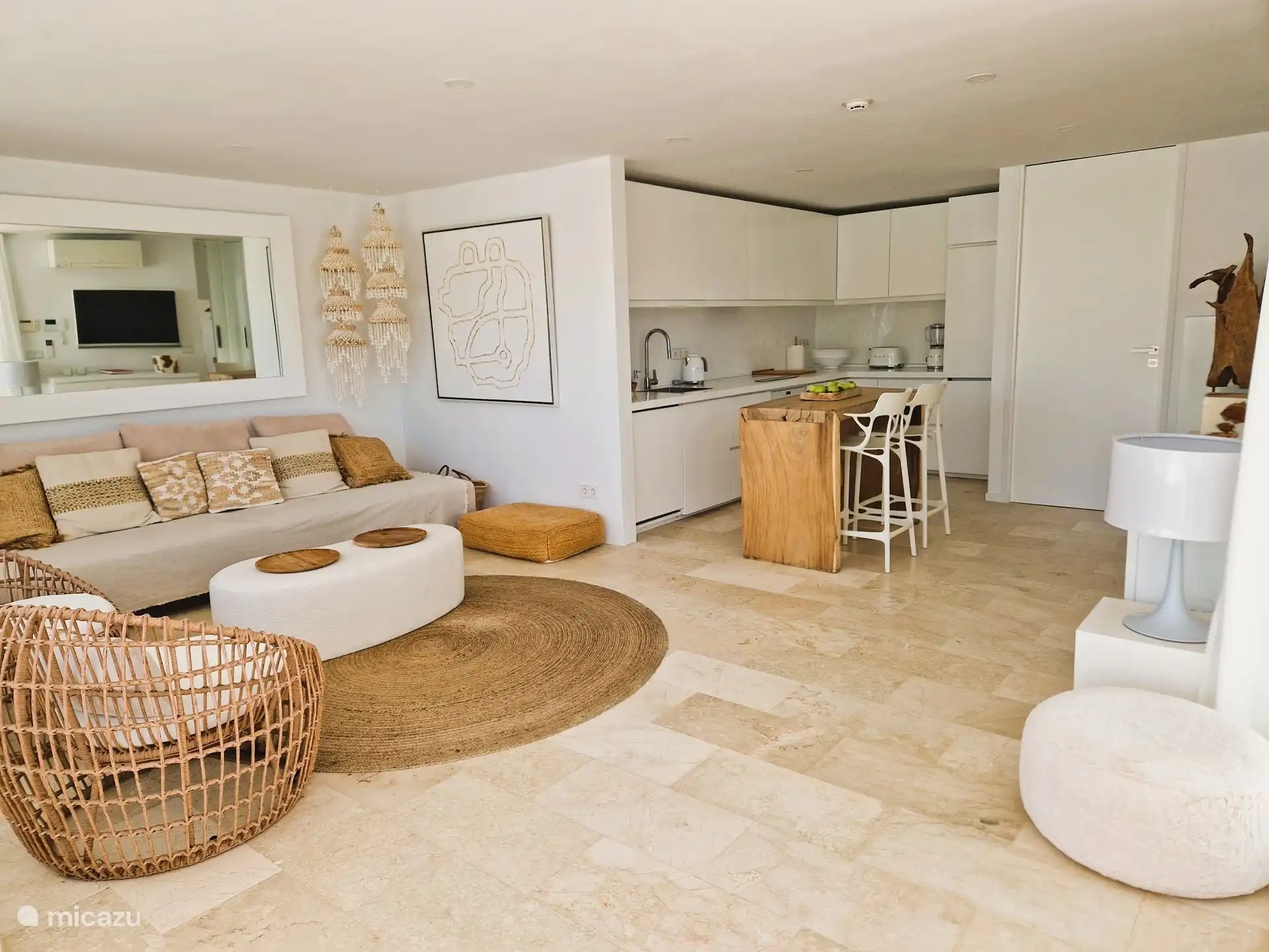 Möchten Sie abends drinnen etwas trinken oder Ihre Lieblingsserie auf Netflix genießen? Es gibt schnelles Internet und einen großen Fernseher mit Chromecast für alle Streaming-Dienste, die Sie haben.