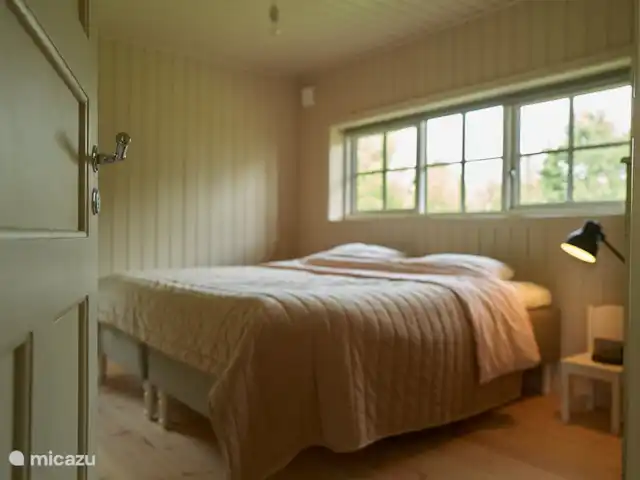 Chalet du lac Agundaborg | Suède, Småland, Ljungby - gîte / cottage La chambre avec 2 lits de 90 cm de large aménagés comme un lit.